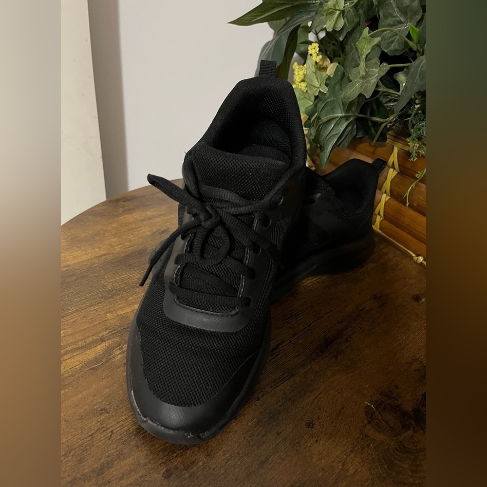 Black Athletic Sneakers | Lightweight Comfort | Women’s Size 8 - Picture 7 of 8